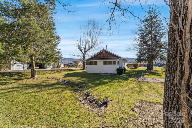 503 Old Hendersonville Highway, Brevard, NC 28712