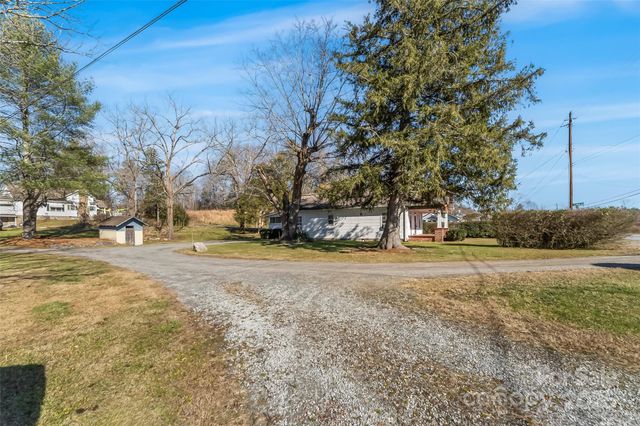 503 Old Hendersonville Highway, Brevard, NC 28712