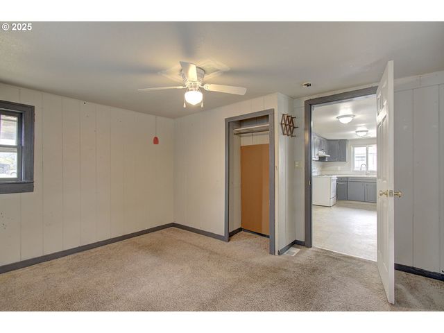 636 2ND St, Woodland, WA 98674