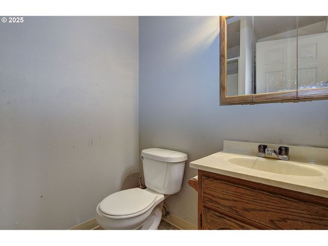636 2ND St, Woodland, WA 98674
