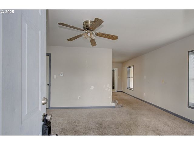 636 2ND St, Woodland, WA 98674
