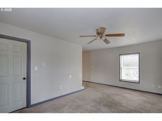 636 2ND St, Woodland, WA 98674
