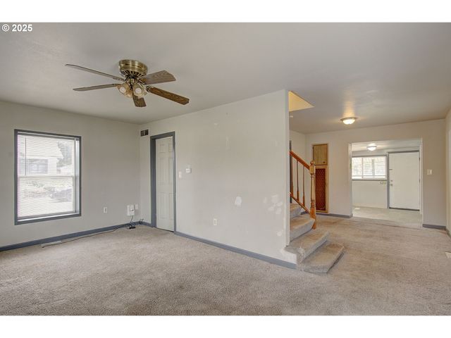 636 2ND St, Woodland, WA 98674