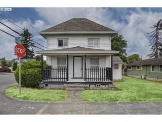 636 2ND St, Woodland, WA 98674