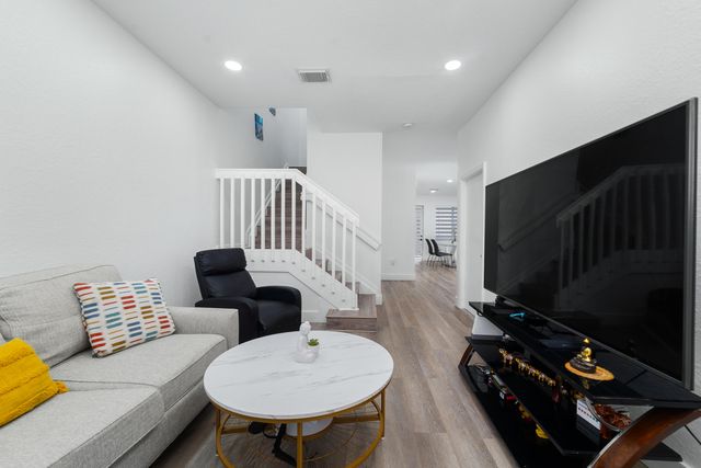 21105 NW 14th Place 4, Miami Gardens, FL 33169