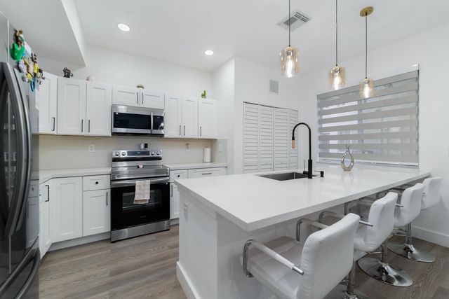 21105 NW 14th Place 4, Miami Gardens, FL 33169