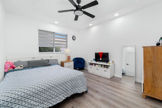 21105 NW 14th Place 4, Miami Gardens, FL 33169