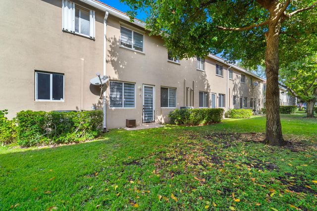 21105 NW 14th Place 4, Miami Gardens, FL 33169