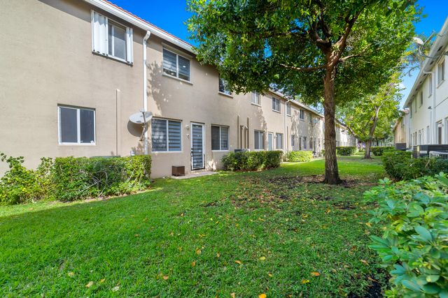 21105 NW 14th Place 4, Miami Gardens, FL 33169