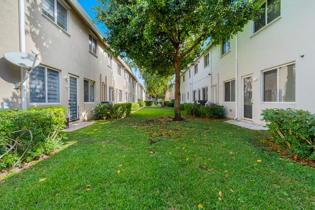 21105 NW 14th Place 4, Miami Gardens, FL 33169