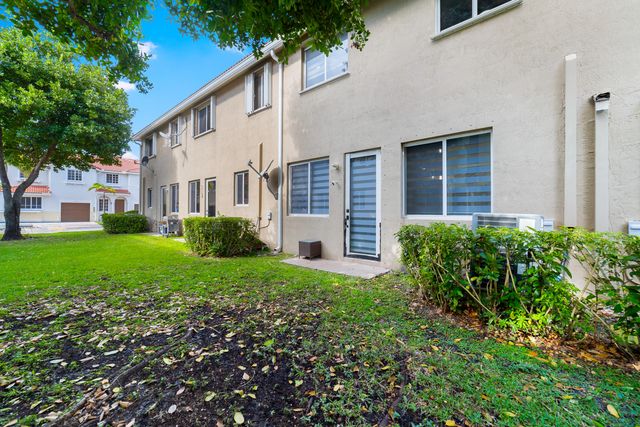 21105 NW 14th Place 4, Miami Gardens, FL 33169