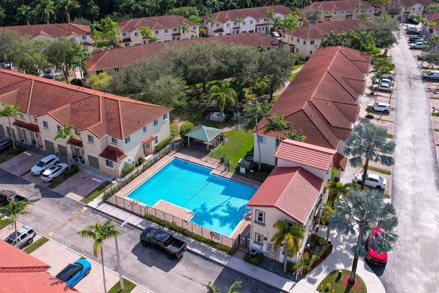 21105 NW 14th Place 4, Miami Gardens, FL 33169