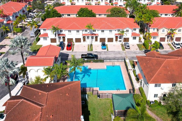 21105 NW 14th Place 4, Miami Gardens, FL 33169