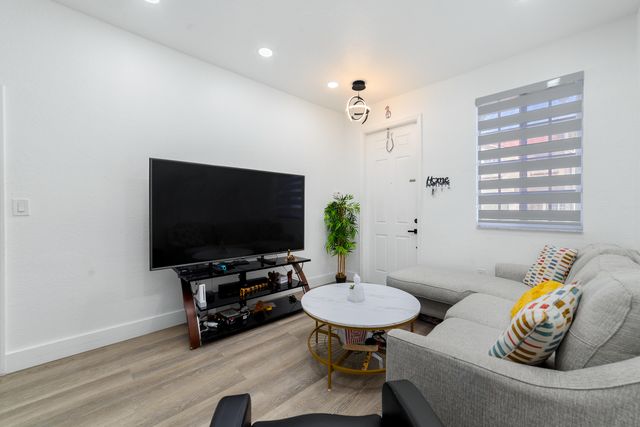 21105 NW 14th Place 4, Miami Gardens, FL 33169