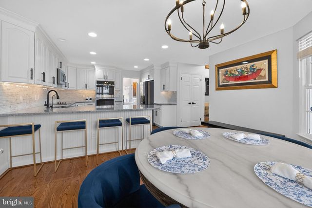 11728 STUART MILL RD, Oakton, VA 22124