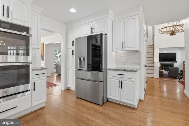 11728 STUART MILL RD, Oakton, VA 22124