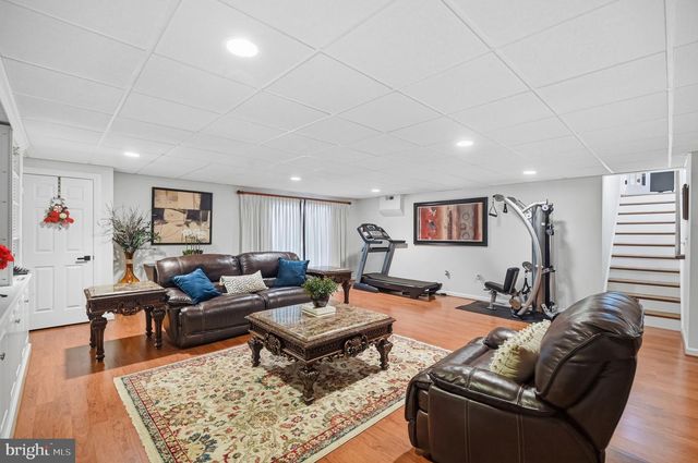 11728 STUART MILL RD, Oakton, VA 22124