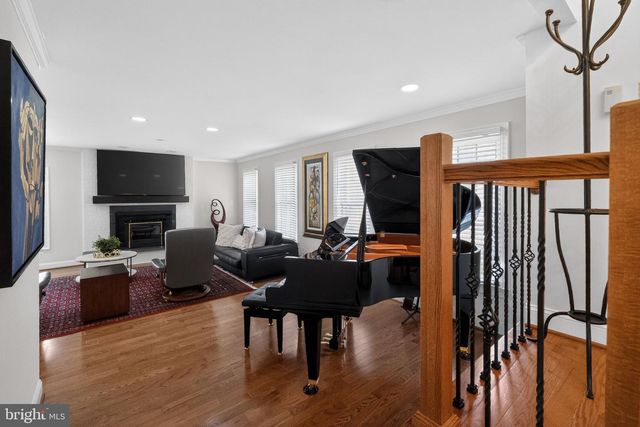 11728 STUART MILL RD, Oakton, VA 22124
