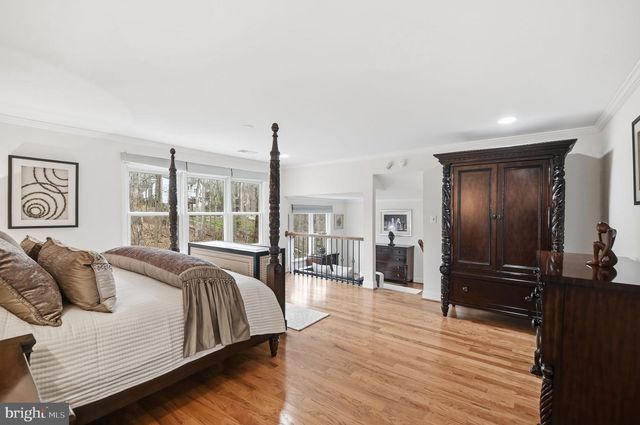 11728 STUART MILL RD, Oakton, VA 22124