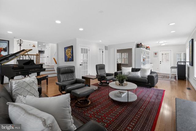 11728 STUART MILL RD, Oakton, VA 22124