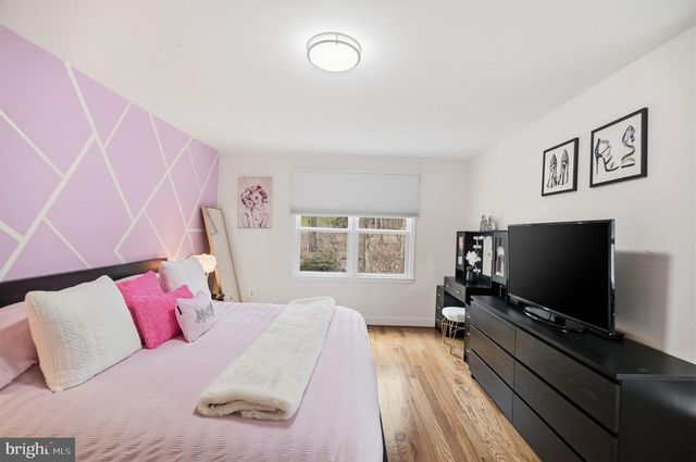 11728 STUART MILL RD, Oakton, VA 22124