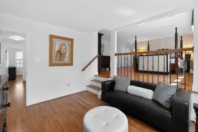 11728 STUART MILL RD, Oakton, VA 22124