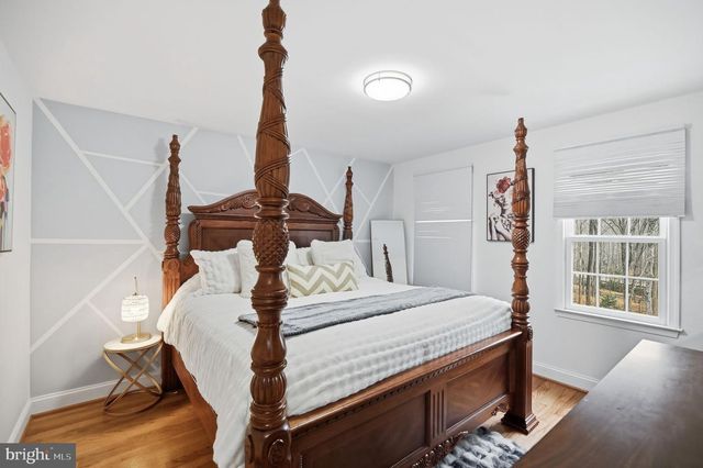 11728 STUART MILL RD, Oakton, VA 22124