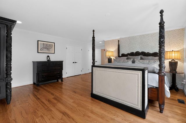 11728 STUART MILL RD, Oakton, VA 22124