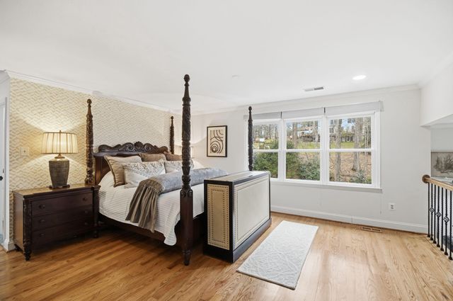 11728 STUART MILL RD, Oakton, VA 22124
