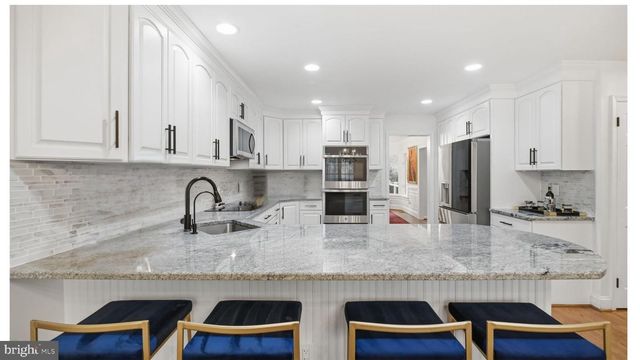 11728 STUART MILL RD, Oakton, VA 22124