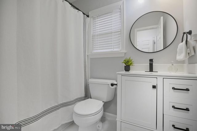 11728 STUART MILL RD, Oakton, VA 22124