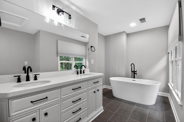11728 STUART MILL RD, Oakton, VA 22124