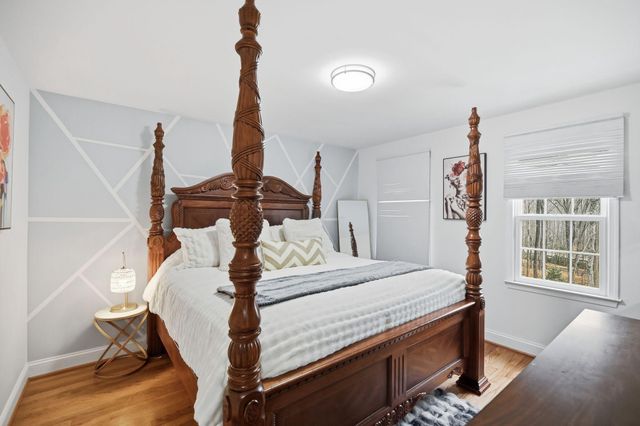 11728 STUART MILL RD, Oakton, VA 22124