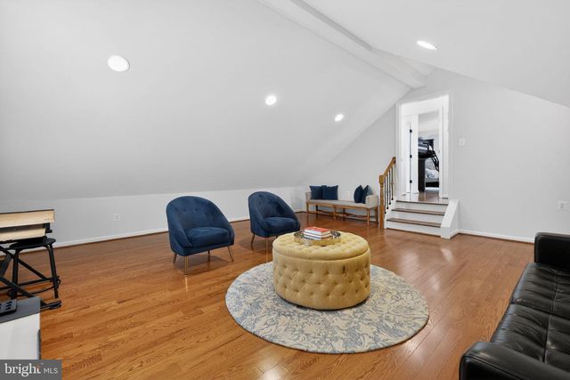 11728 STUART MILL RD, Oakton, VA 22124