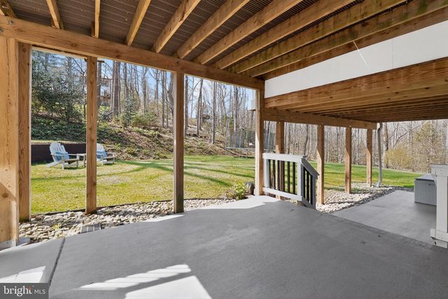 11728 STUART MILL RD, Oakton, VA 22124