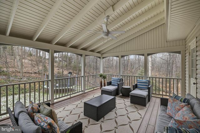 11728 STUART MILL RD, Oakton, VA 22124