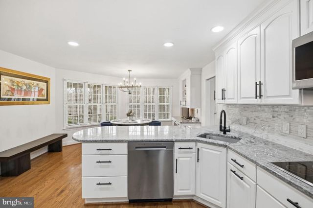 11728 STUART MILL RD, Oakton, VA 22124