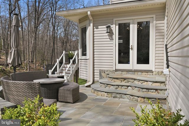 11728 STUART MILL RD, Oakton, VA 22124