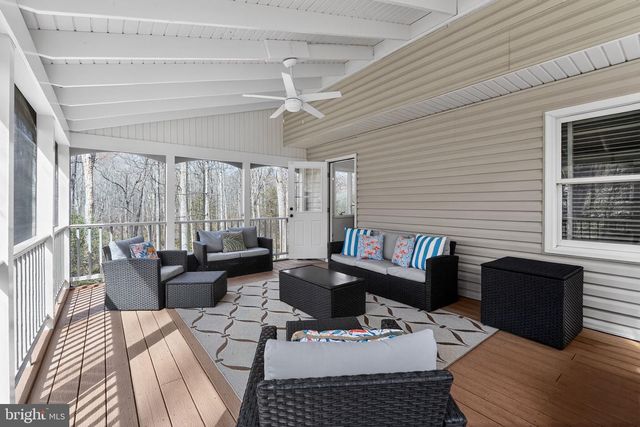 11728 STUART MILL RD, Oakton, VA 22124