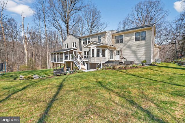 11728 STUART MILL RD, Oakton, VA 22124