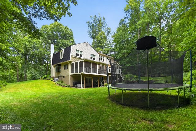 11728 STUART MILL RD, Oakton, VA 22124