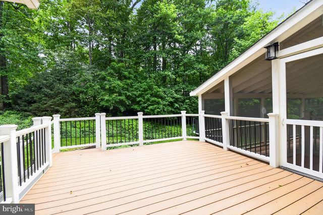11728 STUART MILL RD, Oakton, VA 22124