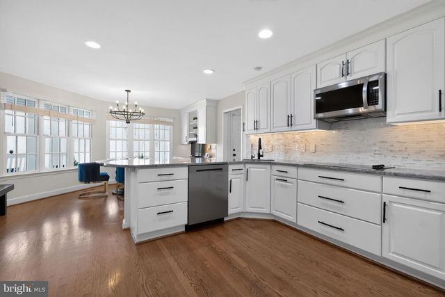 11728 STUART MILL RD, Oakton, VA 22124