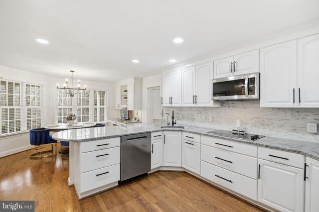 11728 STUART MILL RD, Oakton, VA 22124