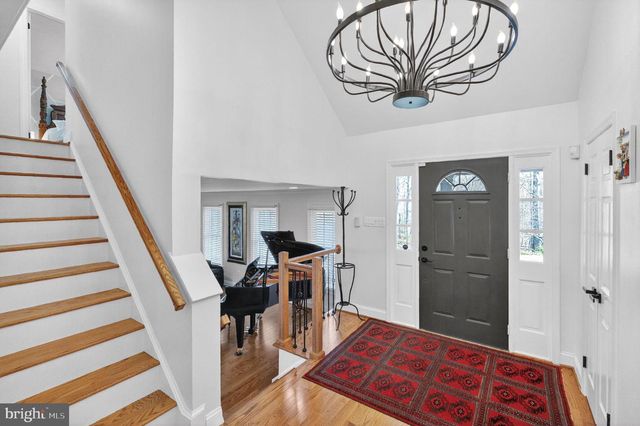 11728 STUART MILL RD, Oakton, VA 22124