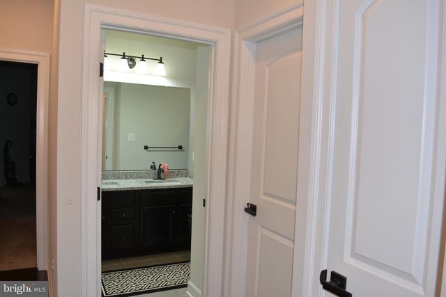847 STONECLIFFE RD, Malvern, PA 19355