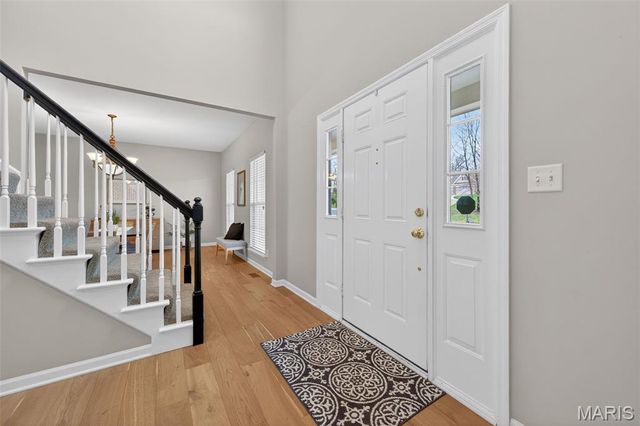 564 Oakwood Drive, Fenton, MO 63026