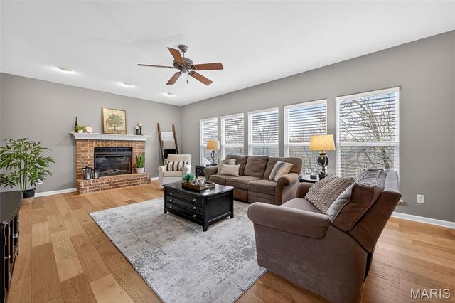 564 Oakwood Drive, Fenton, MO 63026