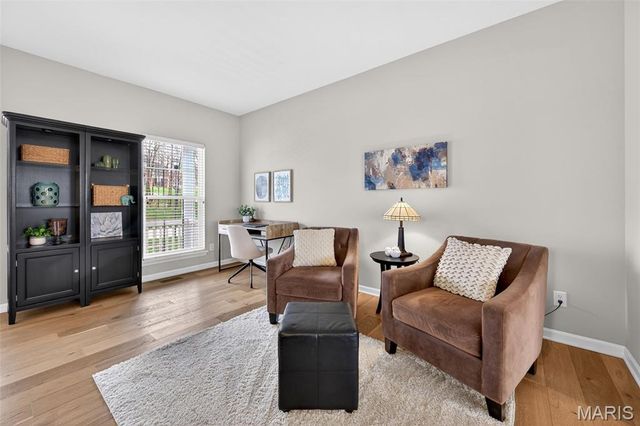 564 Oakwood Drive, Fenton, MO 63026