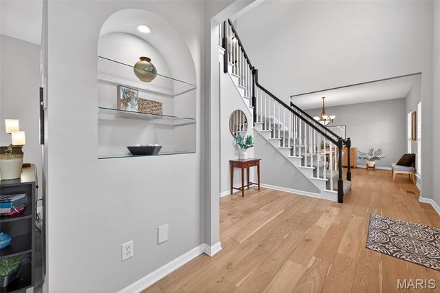 564 Oakwood Drive, Fenton, MO 63026